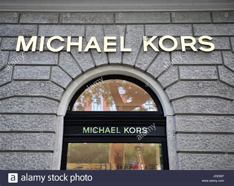 michael kors budapest locations.